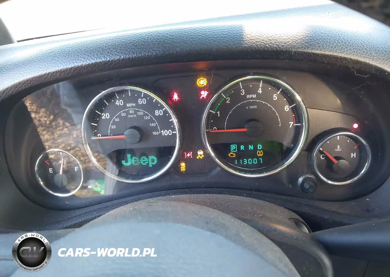 2014 Jeep Wrangler Unlimited Sport VIN:1C4BJWDG7EL281221 - 7