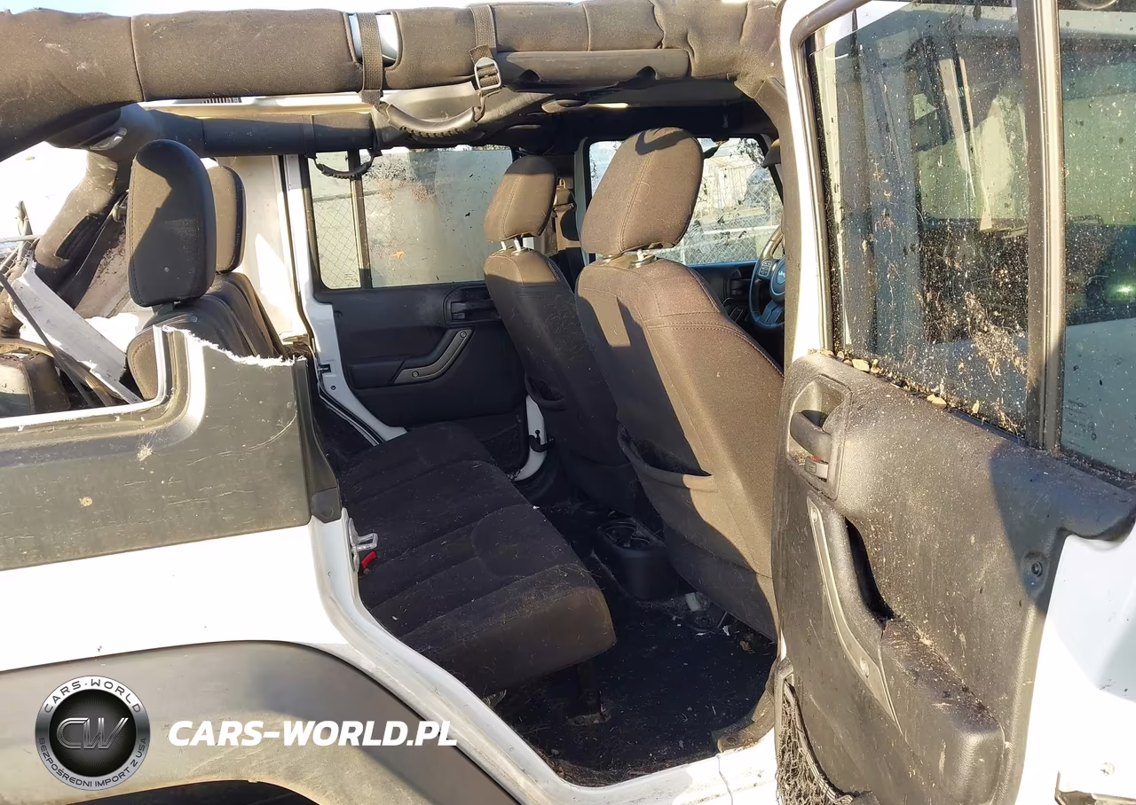 2014 Jeep Wrangler Unlimited Sport VIN:1C4BJWDG7EL281221 - 8