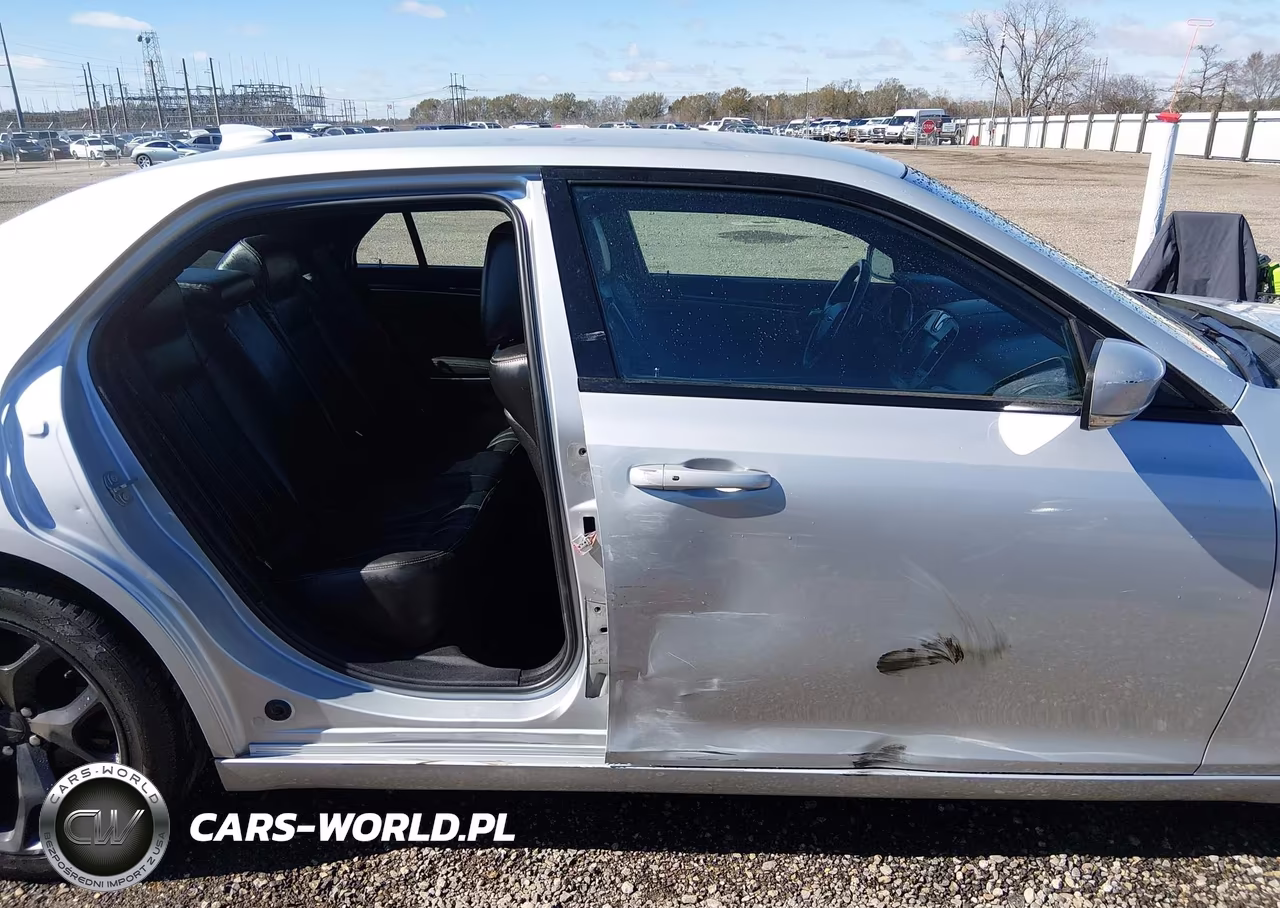2021 Chrysler 300 300S VIN:2C3CCABG6MH595785 - 14