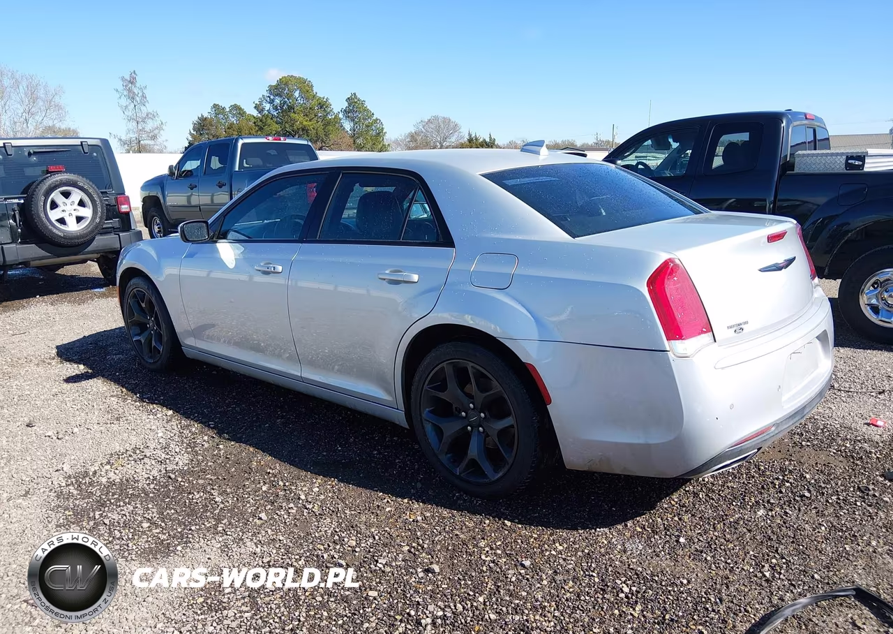 2021 Chrysler 300 300S VIN:2C3CCABG6MH595785 - 3