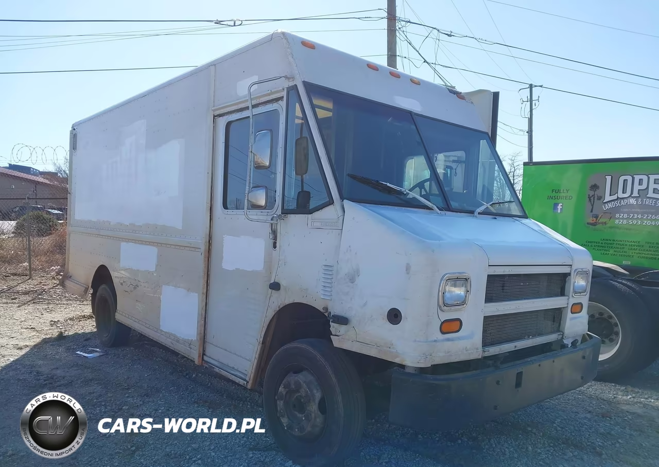 2000 Freightliner Chassis M Line Walk-In Van