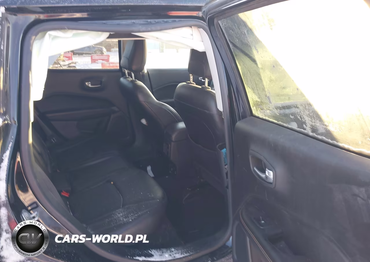 2018 Jeep Compass Limited 4X4 VIN:3C4NJDCBXJT348870 - 8