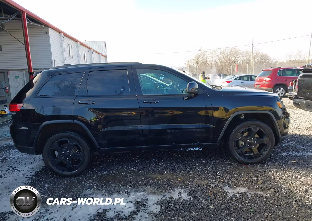 2019 Jeep Grand Cherokee Upland 4X4 VIN:1C4RJFAG8KC784643 - 13
