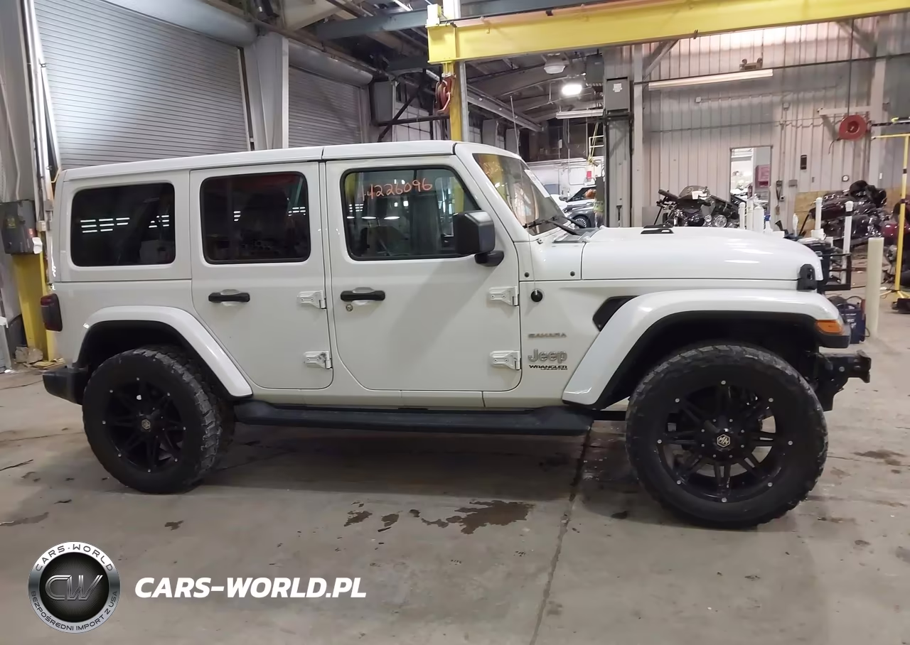 2018 Jeep Wrangler Unlimited Sahara 4X4 VIN:1C4HJXEG8JW245111 - 13