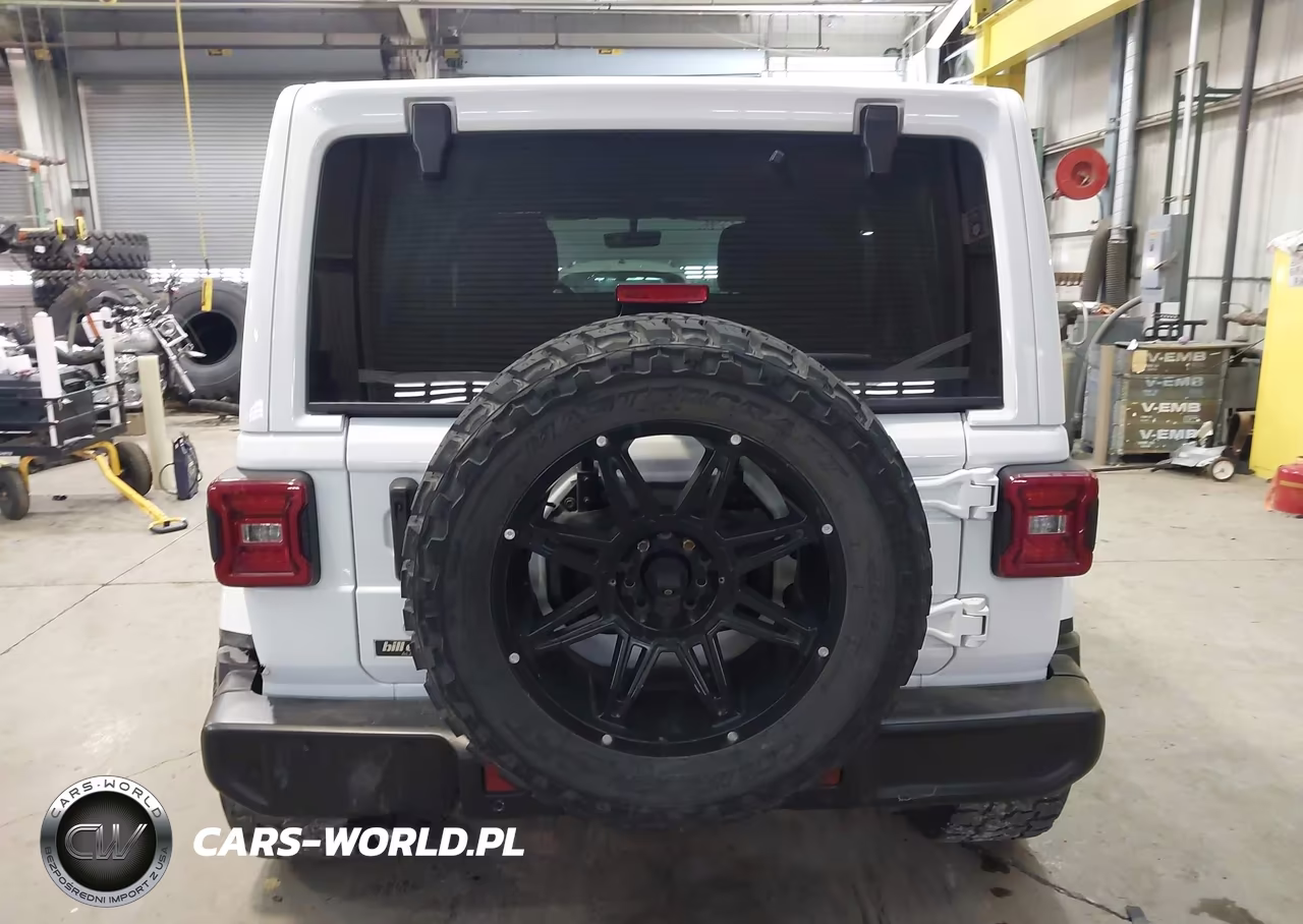 2018 Jeep Wrangler Unlimited Sahara 4X4 VIN:1C4HJXEG8JW245111 - 16