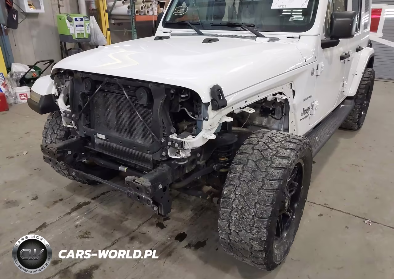2018 Jeep Wrangler Unlimited Sahara 4X4 VIN:1C4HJXEG8JW245111 - 6