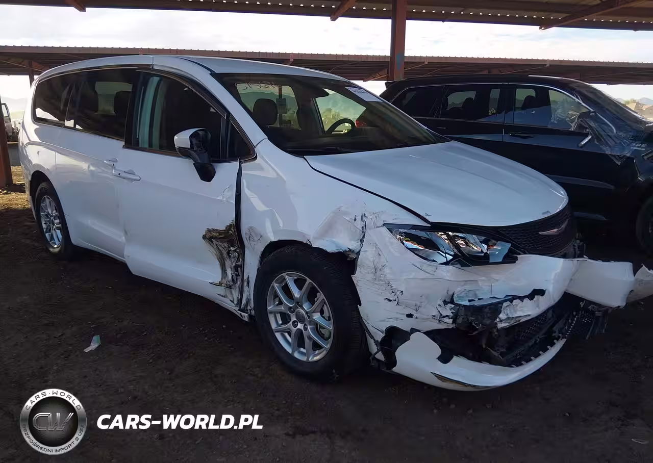 2023 Chrysler Voyager Lx