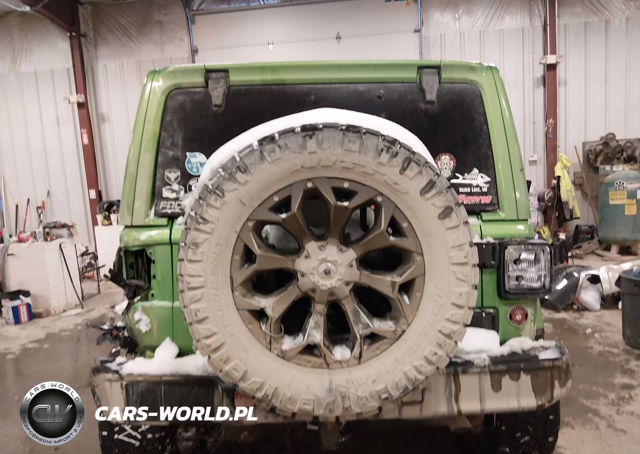 2019 Jeep Wrangler Unlimited Sahara VIN:1C4HJXEG7KW604997 - 16