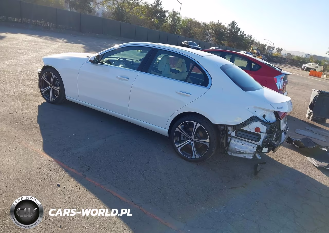 2025 Mercedes-Benz C 300 VIN:W1KAF4GB0SR276054 - 3
