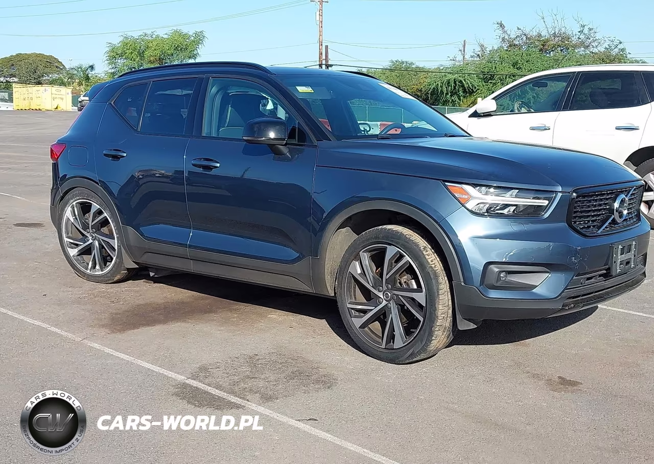 2022 Volvo Xc40 T4 R-Design