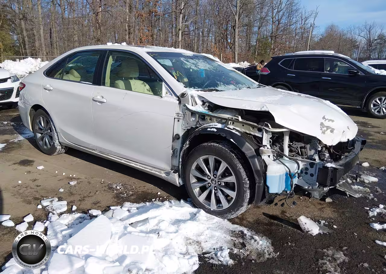 2015 Toyota Camry Hybrid Xle