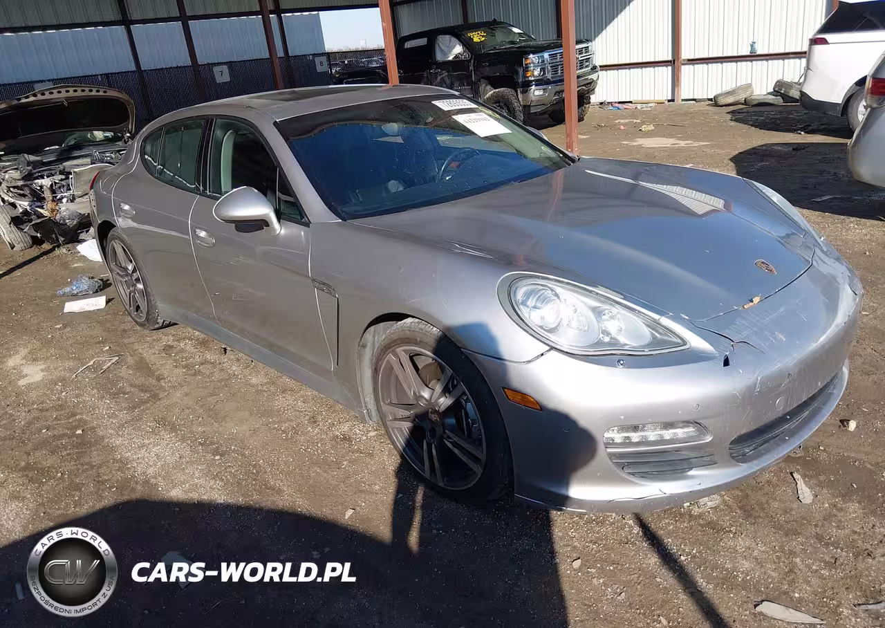 2012 Porsche Panamera 2