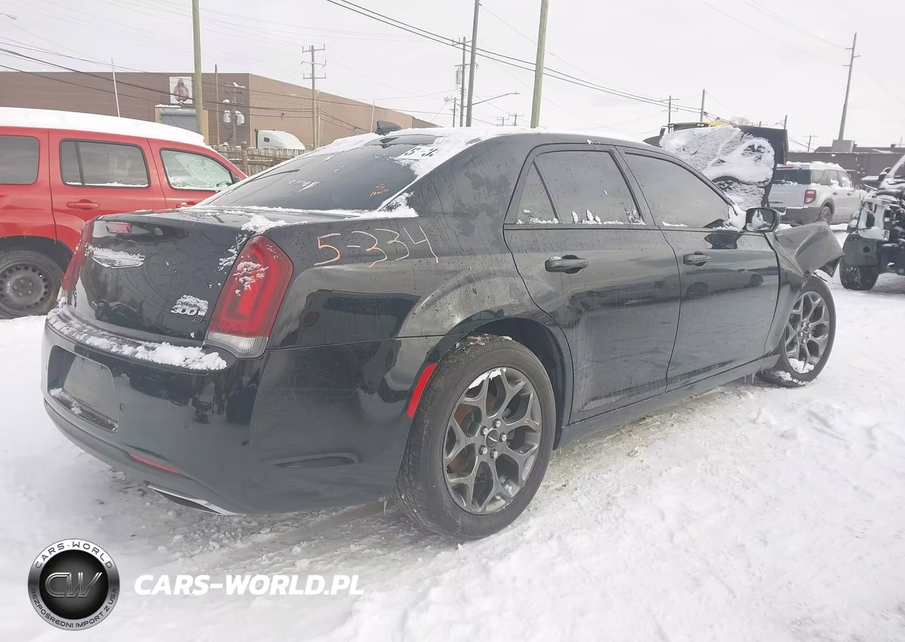 2015 Chrysler 300 300S VIN:2C3CCAGG8FH899499 - 4