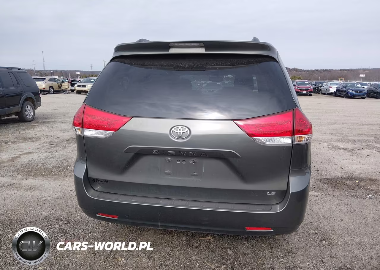 2014 Toyota Sienna Le V6 8 Passenger VIN:5TDKK3DC3ES441232 - 17