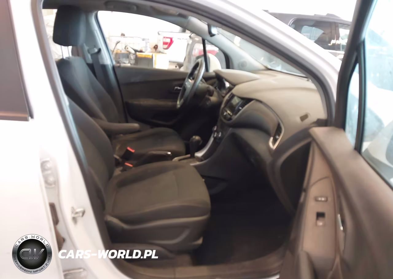 2018 Chevrolet Trax Ls VIN:3GNCJKSB5JL237373 - 5