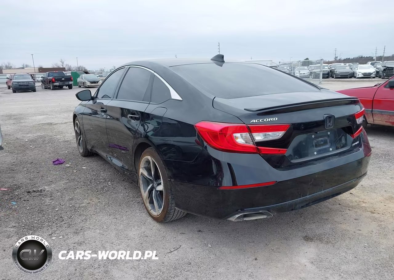 2018 Honda Accord Sport VIN:1HGCV1F3XJA048110 - 3