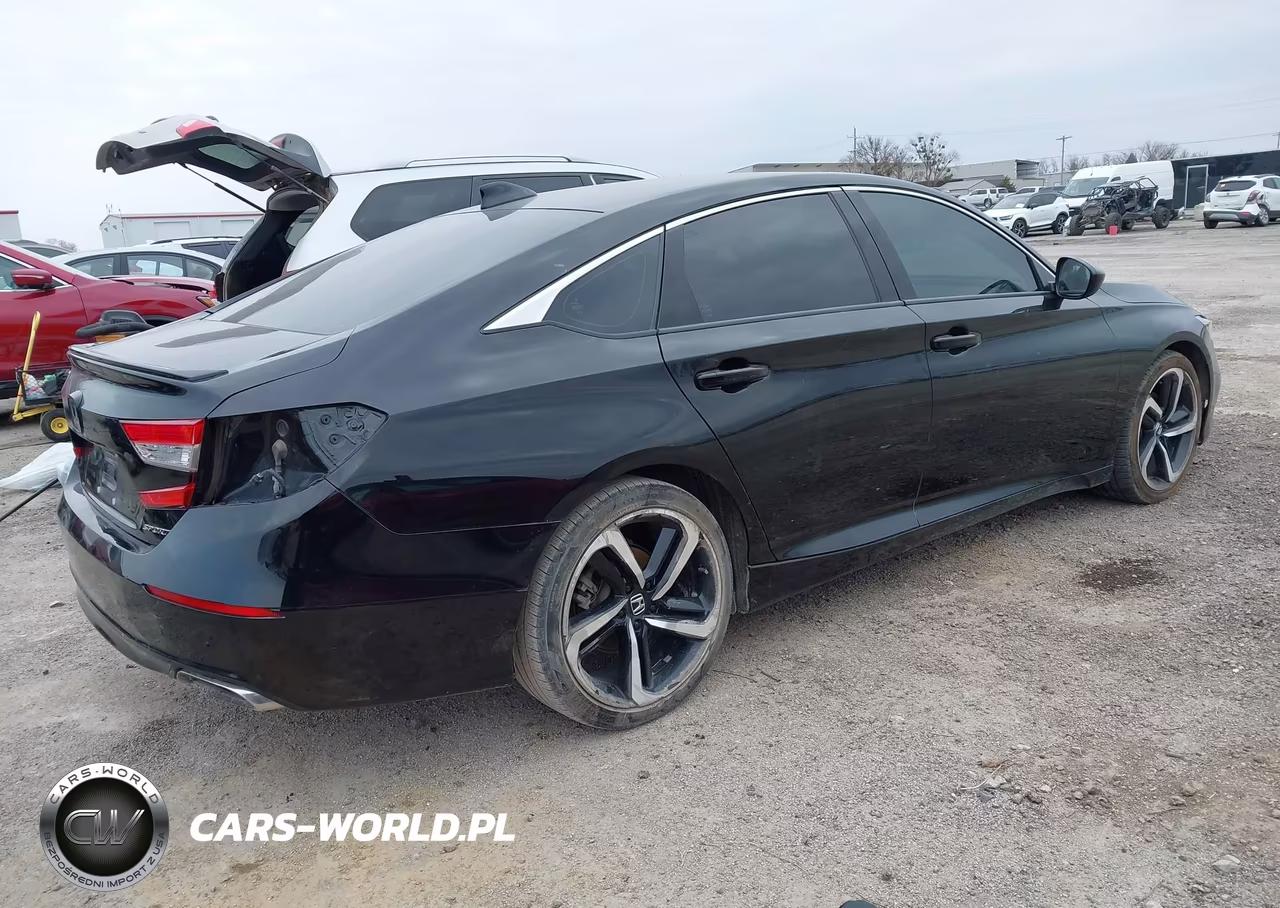 2018 Honda Accord Sport VIN:1HGCV1F3XJA048110 - 4