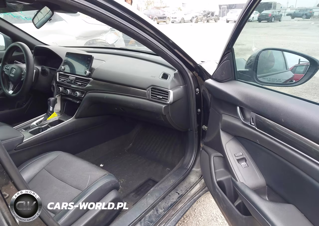 2018 Honda Accord Sport VIN:1HGCV1F3XJA048110 - 5