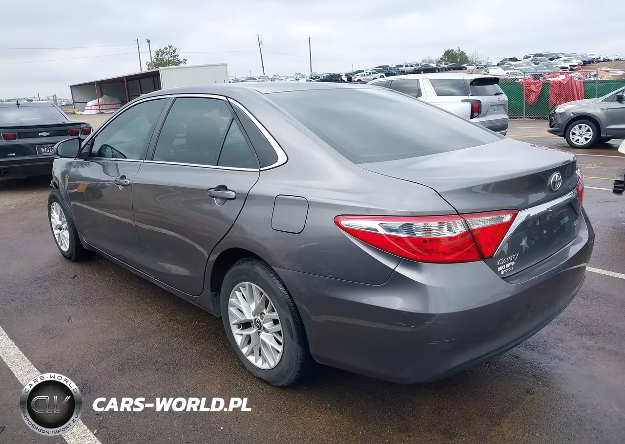 2017 Toyota Camry Le VIN:4T1BF1FK0HU800500 - 3