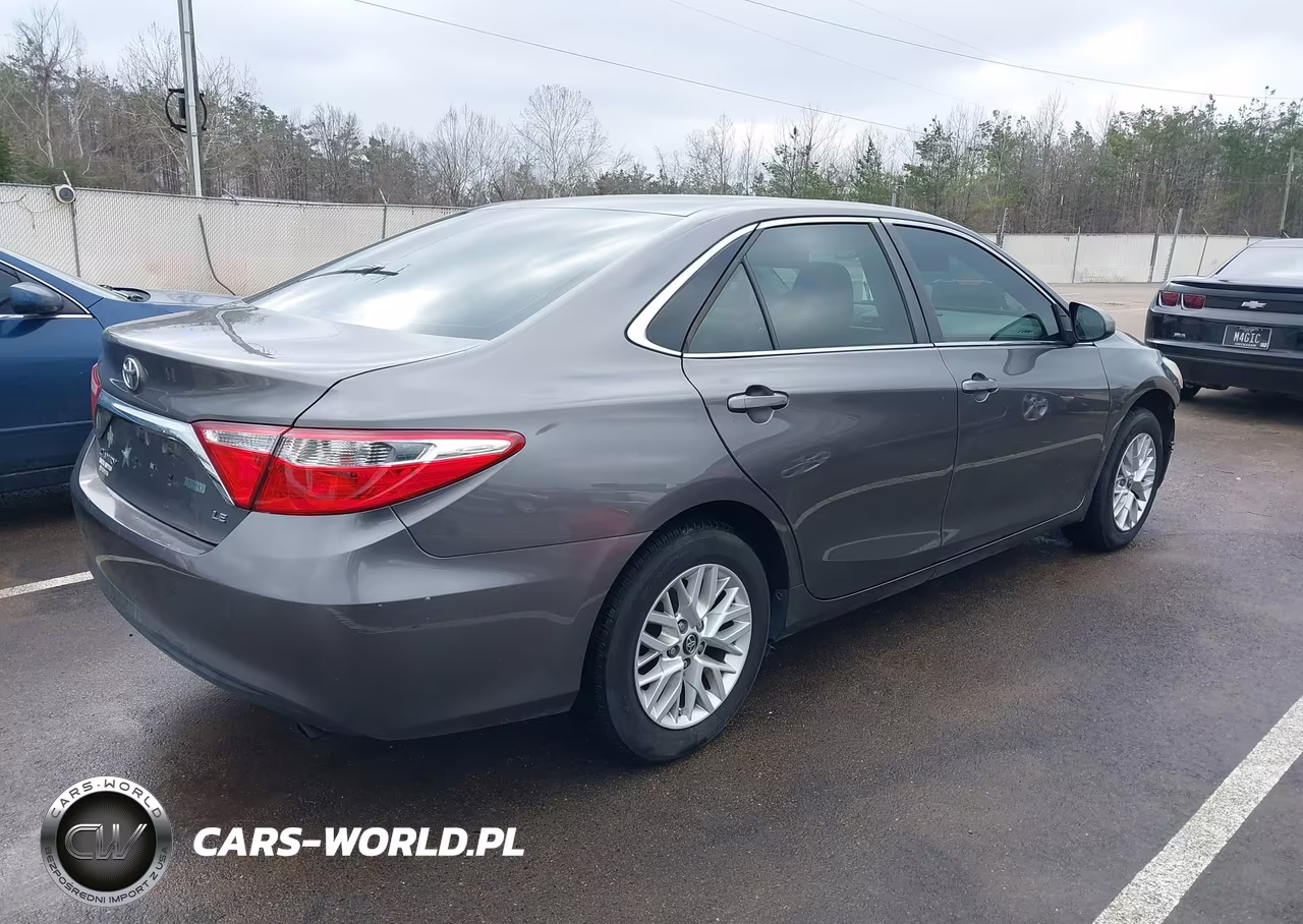 2017 Toyota Camry Le VIN:4T1BF1FK0HU800500 - 4