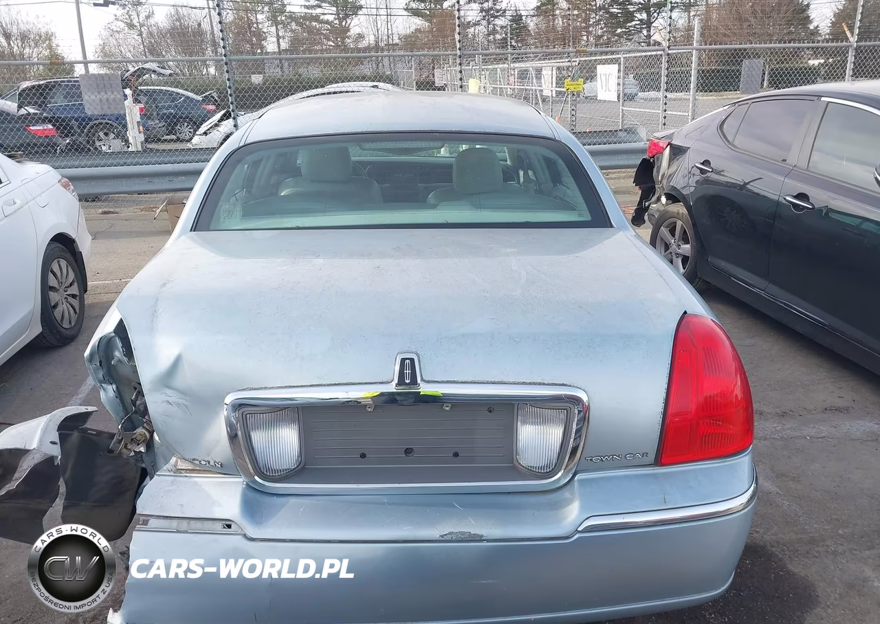 2006 Lincoln Town Car Signature VIN:1LNHM81W96Y601602 - 16