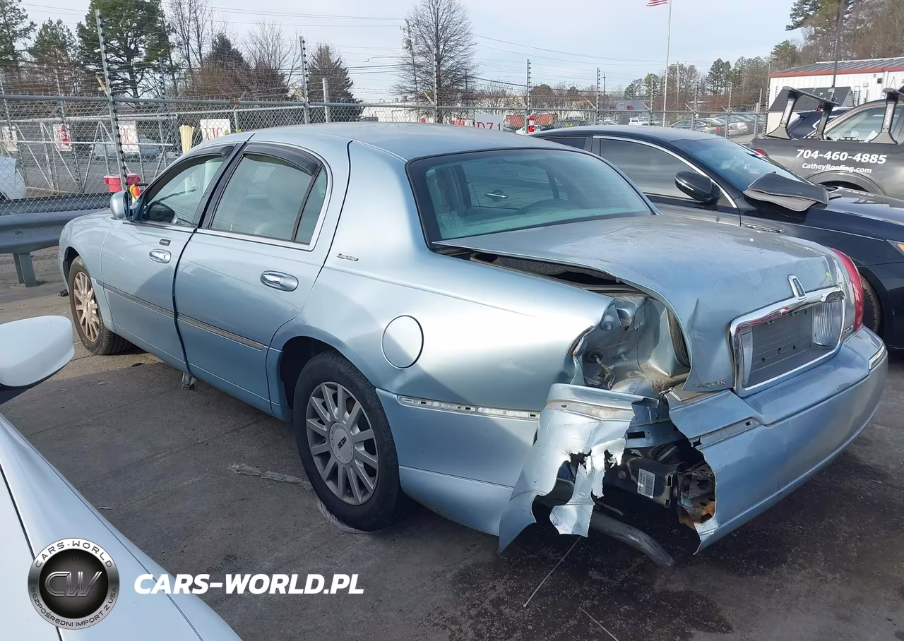 2006 Lincoln Town Car Signature VIN:1LNHM81W96Y601602 - 3