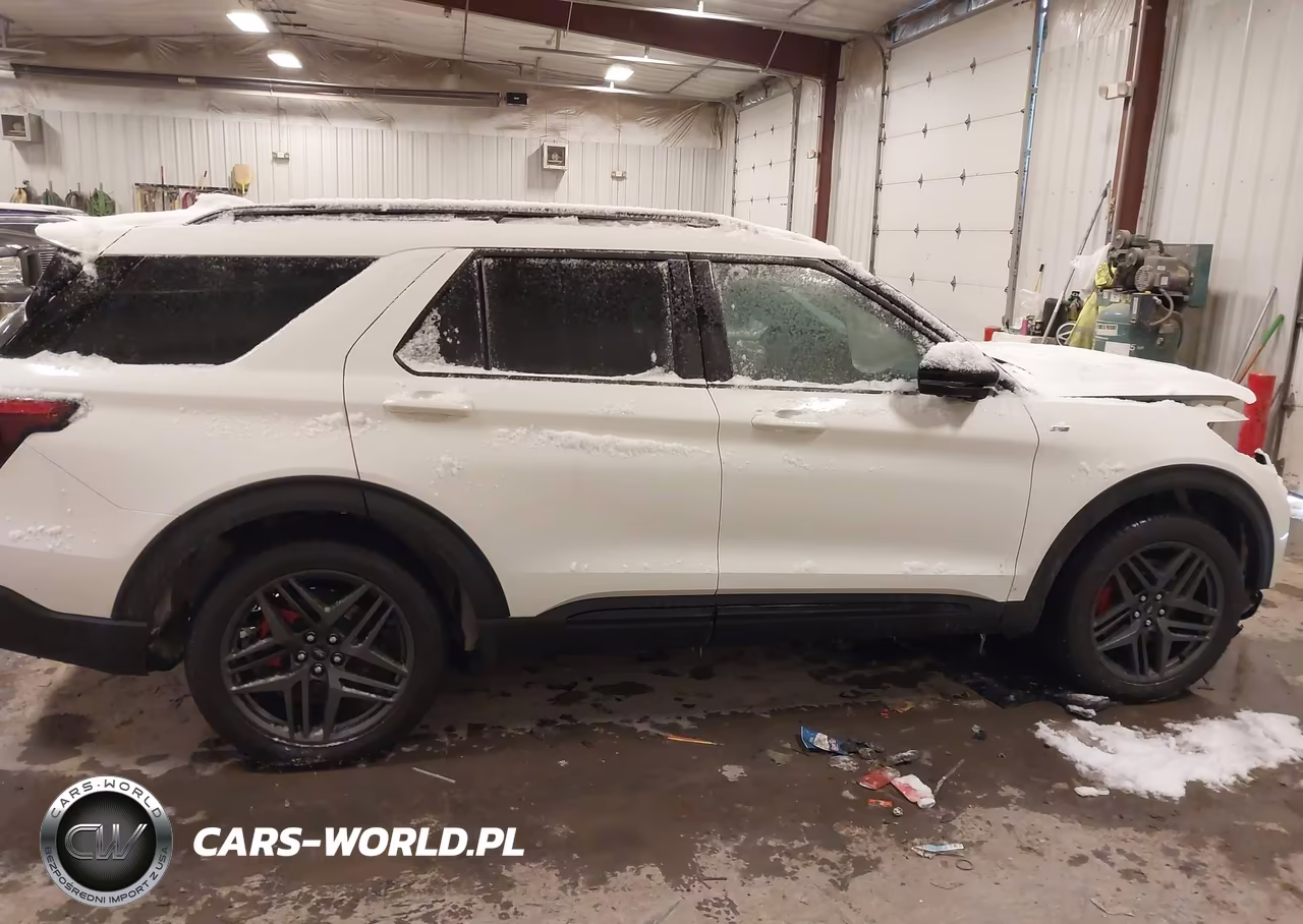 2025 Ford Explorer St-Line VIN:1FMUK8KHXSGD03175 - 12