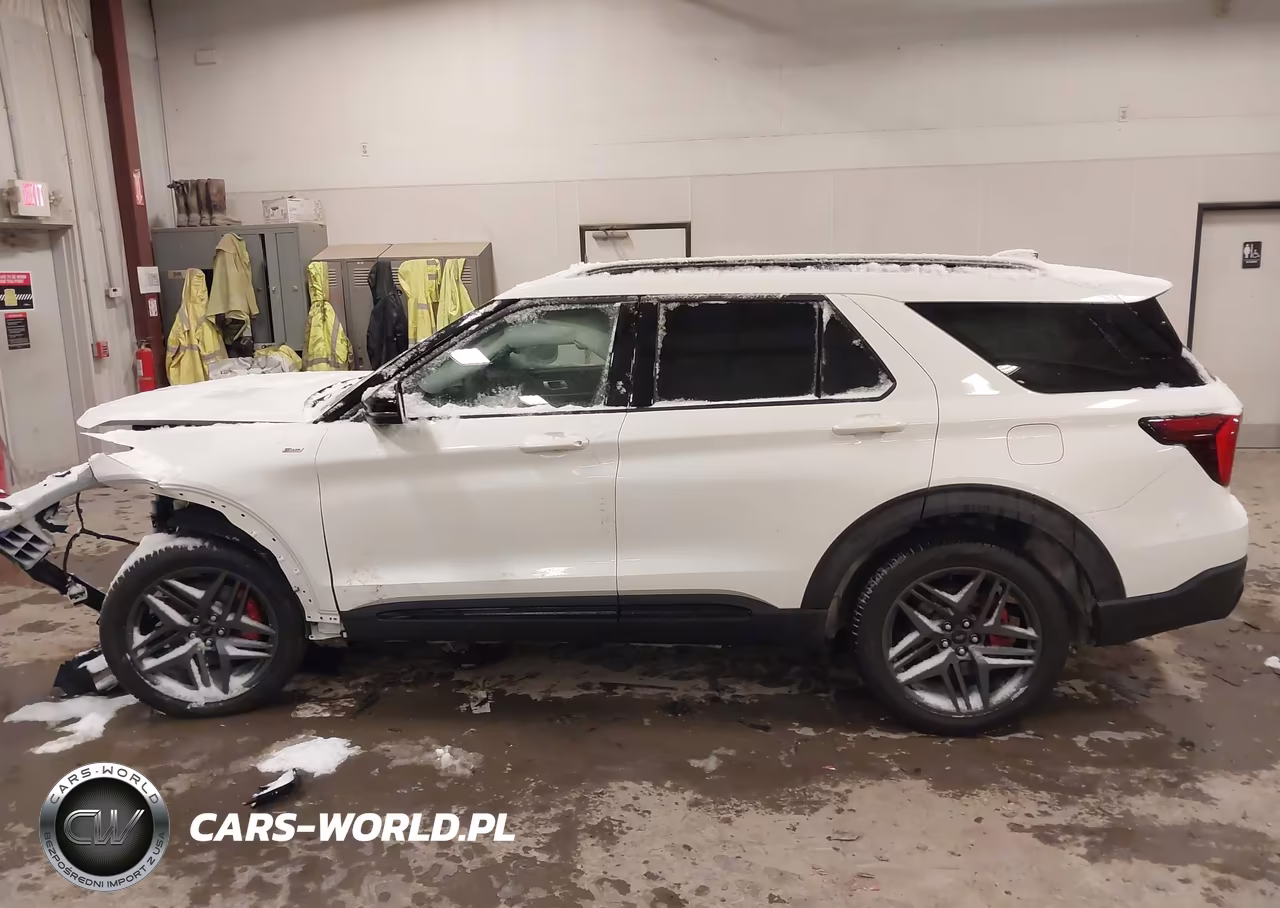 2025 Ford Explorer St-Line VIN:1FMUK8KHXSGD03175 - 13