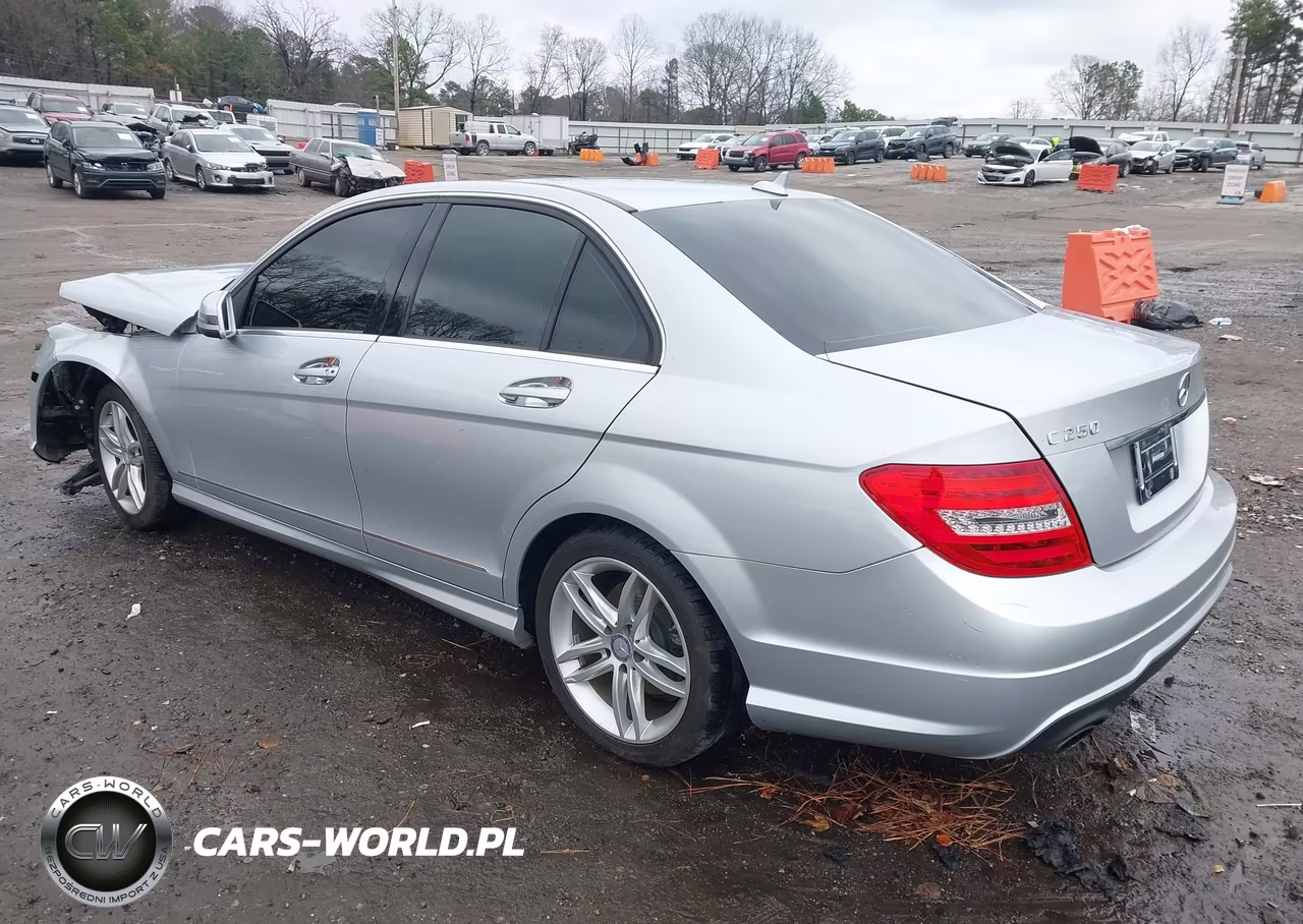 2013 Mercedes-Benz C 250 Sport VIN:WDDGF4HB5DR296358 - 3