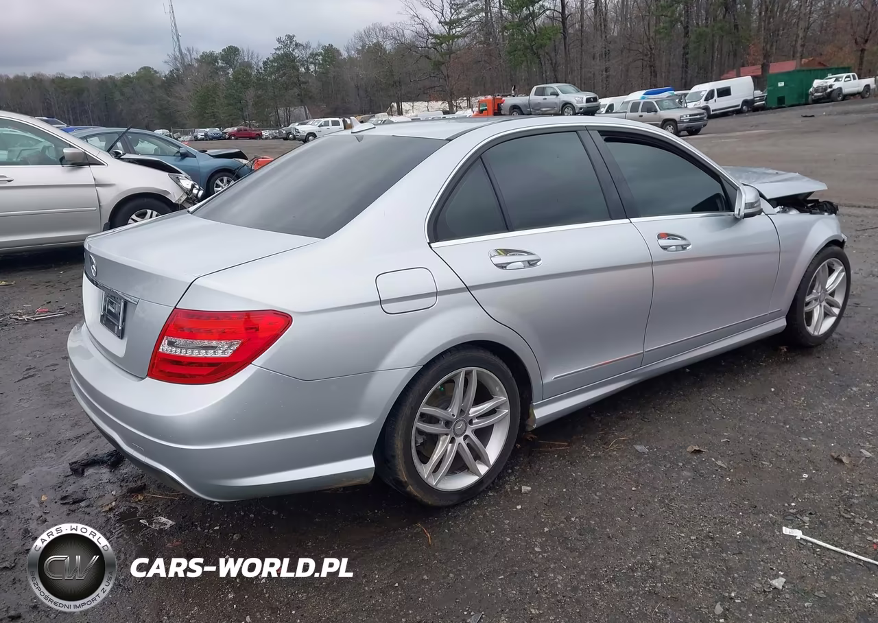 2013 Mercedes-Benz C 250 Sport VIN:WDDGF4HB5DR296358 - 4