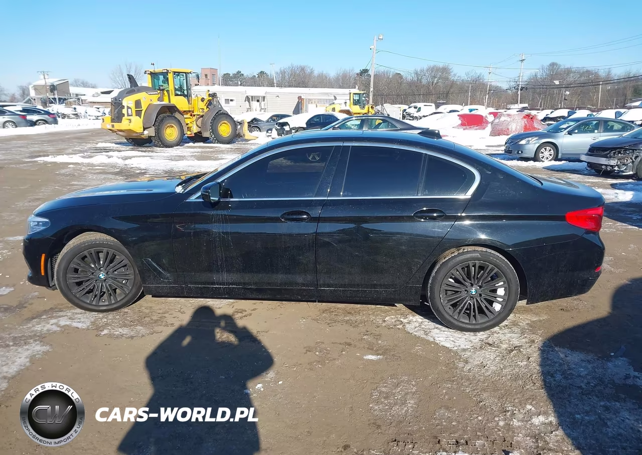 2019 BMW 530I xDrive VIN:WBAJA7C5XKG910330 - 14