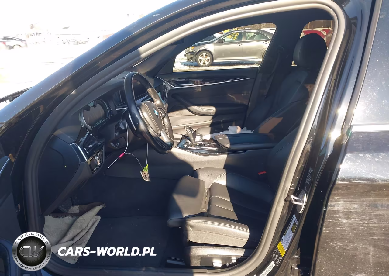 2019 BMW 530I xDrive VIN:WBAJA7C5XKG910330 - 5