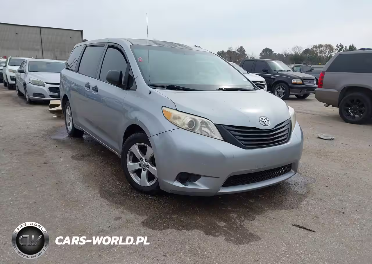 2012 Toyota Sienna Base V6 7 Passenger