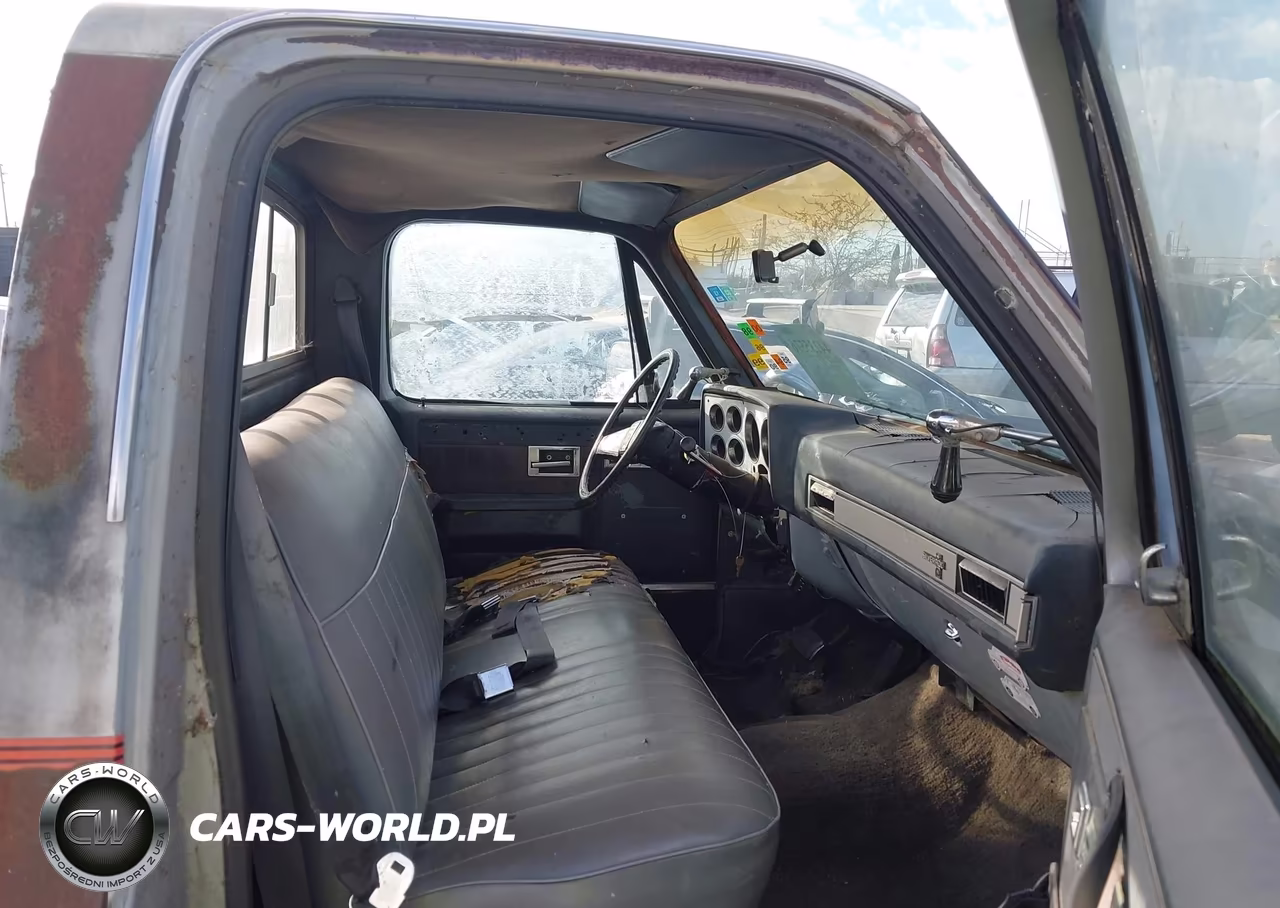 1984 Chevrolet C20 VIN:1GCGC24M7EJ105702 - 5
