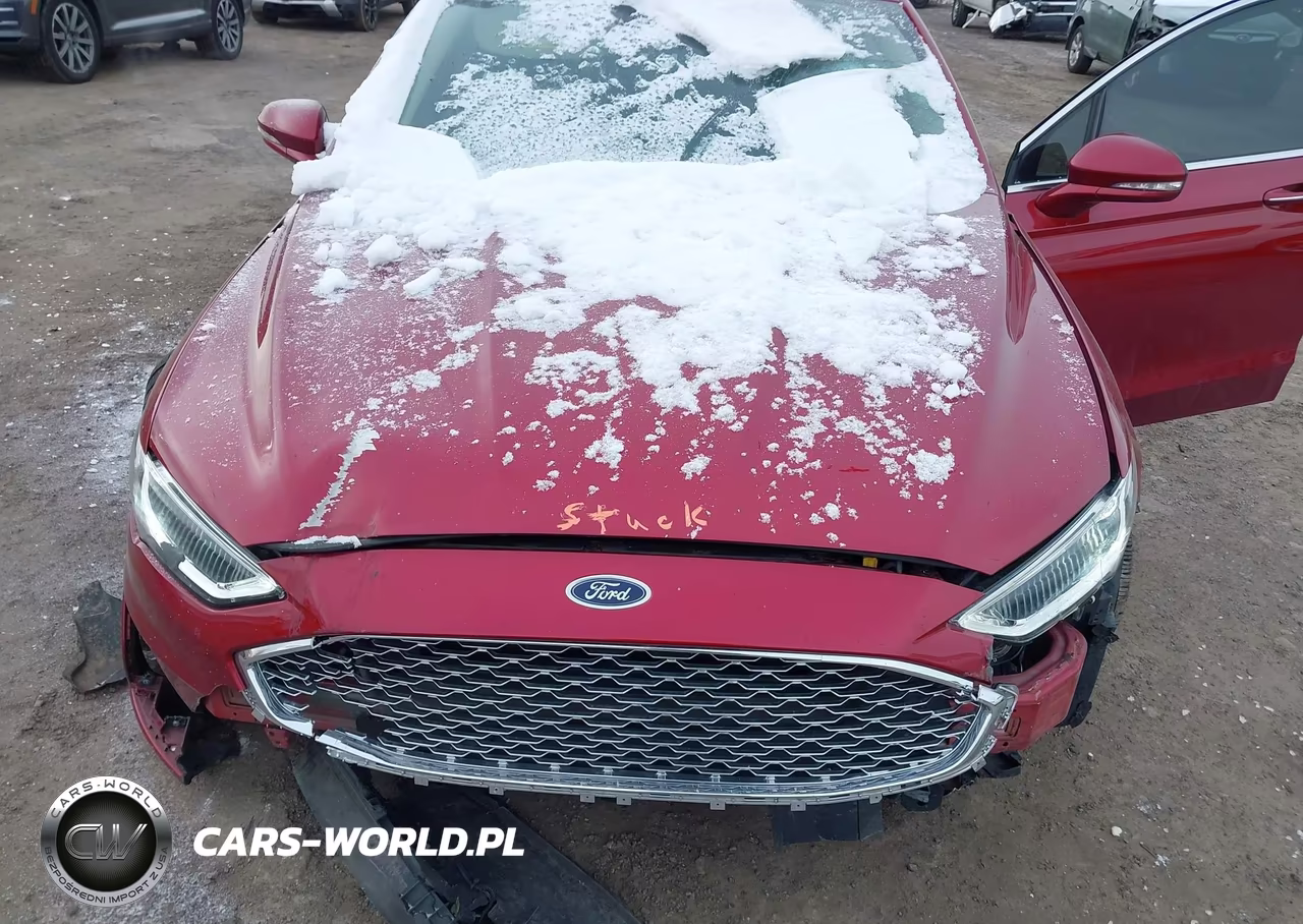 2019 Ford Fusion Energi Titanium VIN:3FA6P0SU3KR266935 - 10