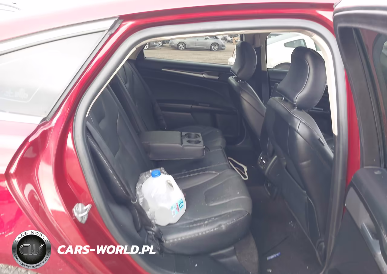 2019 Ford Fusion Energi Titanium VIN:3FA6P0SU3KR266935 - 8