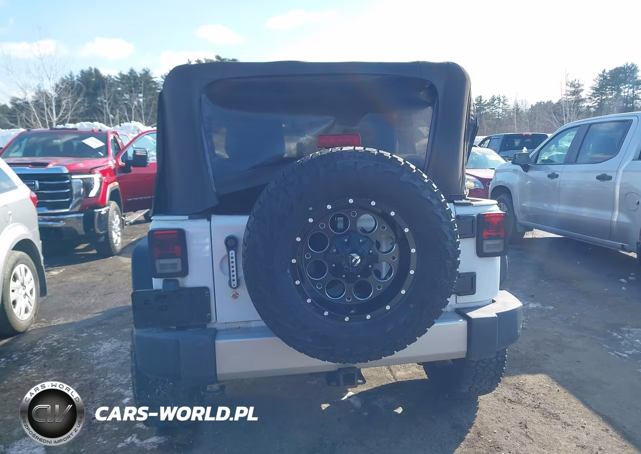 2011 Jeep Wrangler Sahara VIN:1J4AA5D19BL638793 - 15