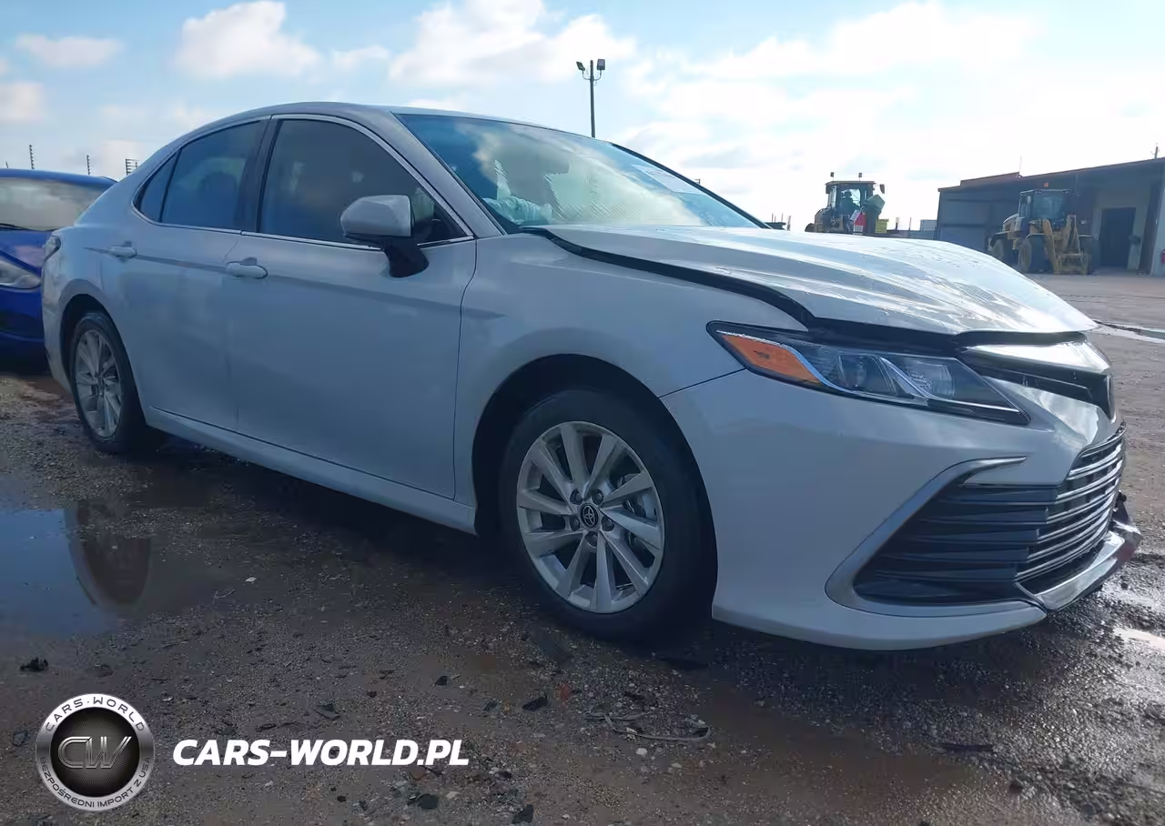 2024 Toyota Camry Le