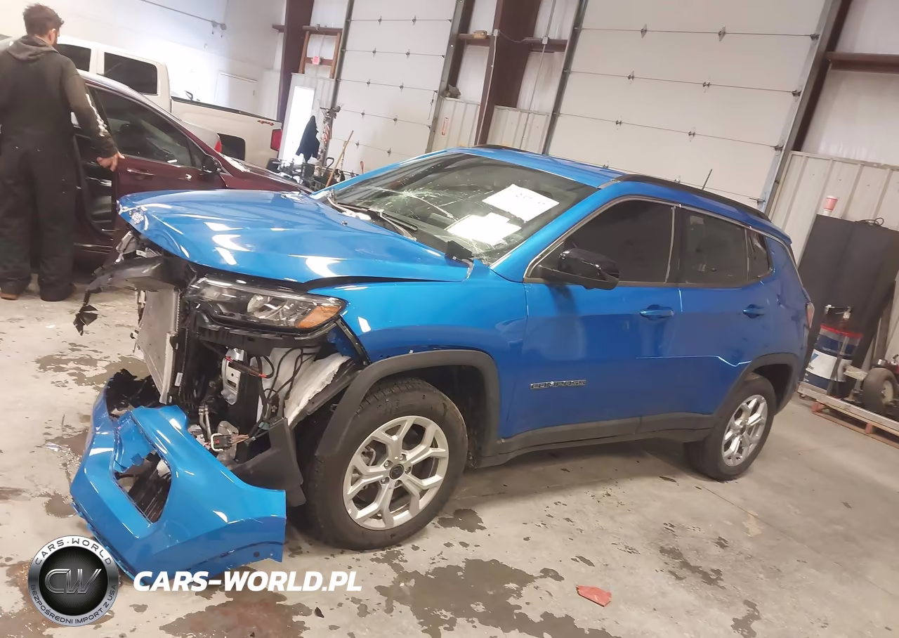 2025 Jeep Compass Latitude 4X4 VIN:3C4NJDBN1ST608571 - 14