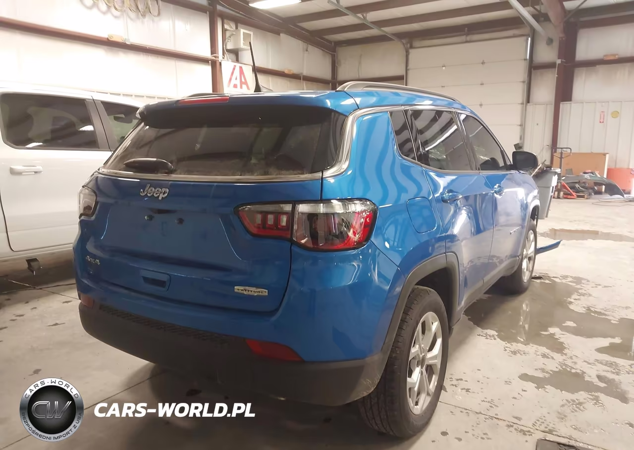 2025 Jeep Compass Latitude 4X4 VIN:3C4NJDBN1ST608571 - 4