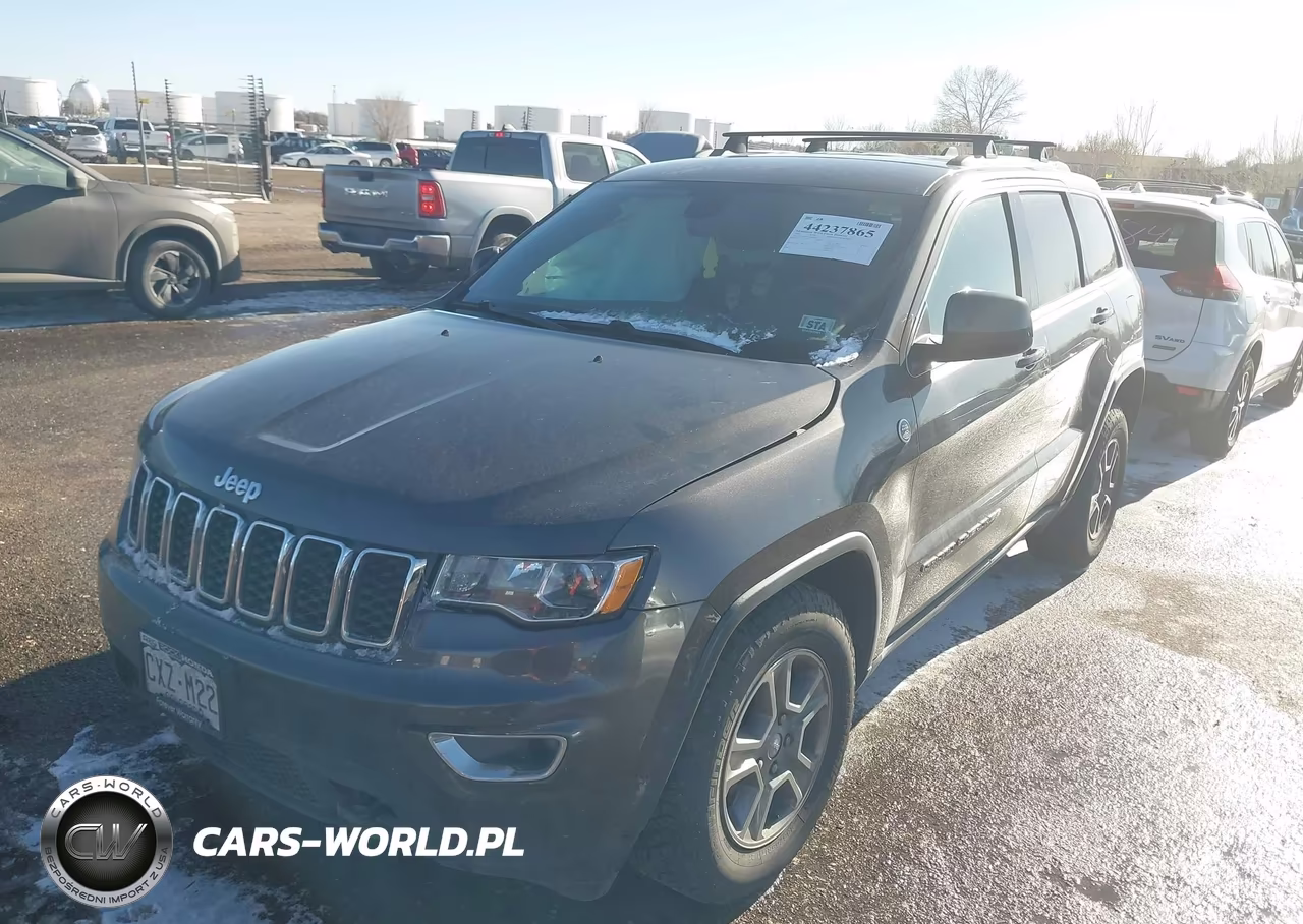 2017 Jeep Grand Cherokee Laredo 4X4 VIN:1C4RJFAG7HC660176 - 2