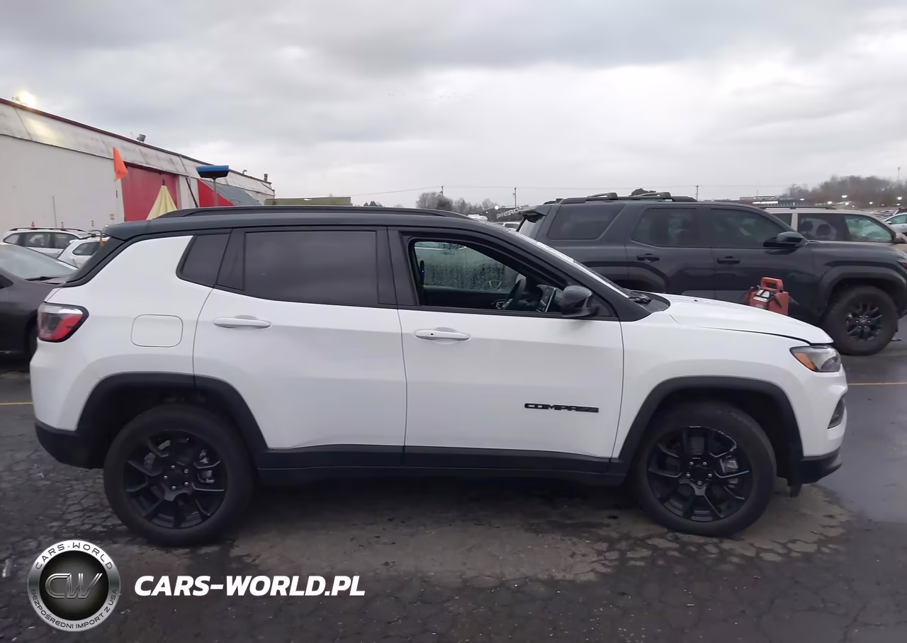 2024 Jeep Compass Latitude 4X4 VIN:3C4NJDBN4RT166945 - 13
