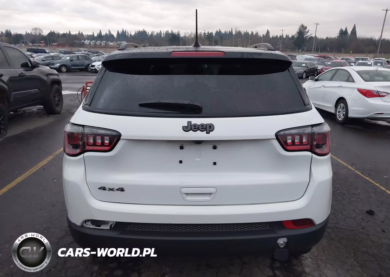2024 Jeep Compass Latitude 4X4 VIN:3C4NJDBN4RT166945 - 16