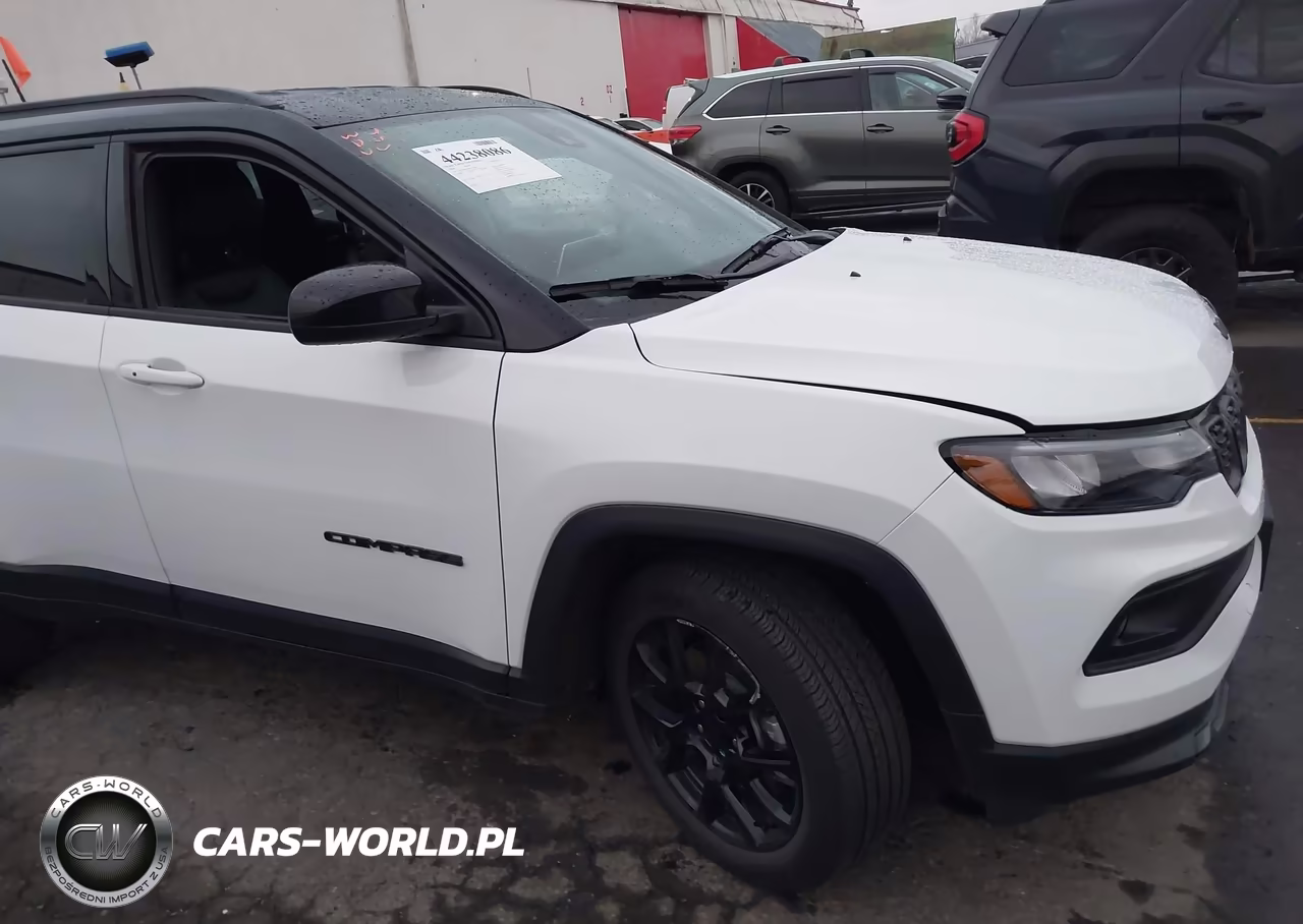 2024 Jeep Compass Latitude 4X4 VIN:3C4NJDBN4RT166945 - 17