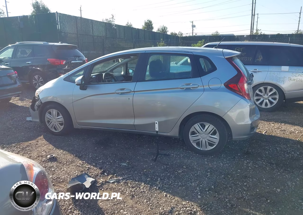 2019 Honda Fit Lx VIN:3HGGK5H48KM752723 - 14