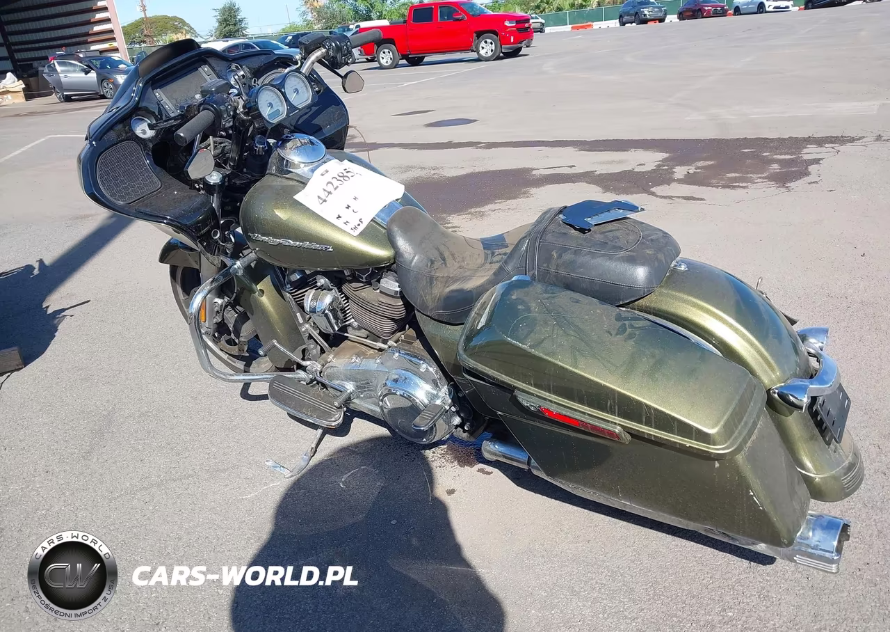 2017 Harley-Davidson Fltrxs Road Glide Special VIN:1HD1KTC16HB604302 - 3