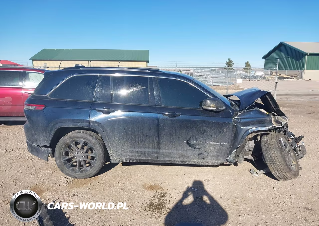 2023 Jeep Grand Cherokee Overland 4X2 VIN:1C4RJGDG1P8885874 - 13