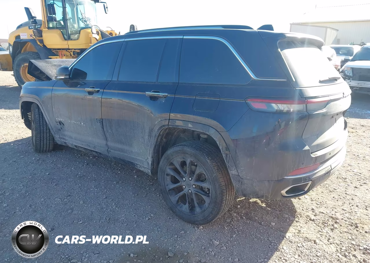 2023 Jeep Grand Cherokee Overland 4X2 VIN:1C4RJGDG1P8885874 - 3