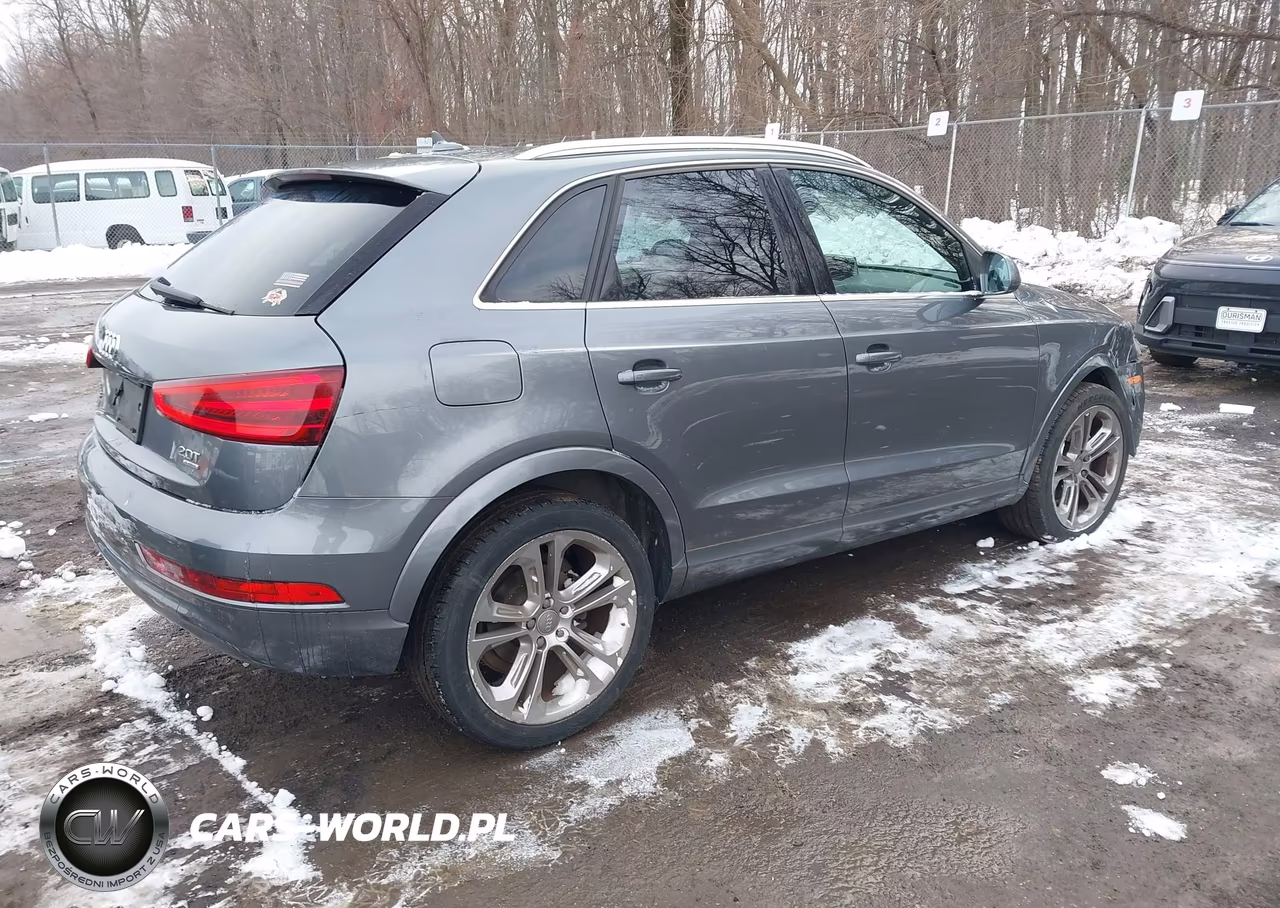 2015 Audi Q3 Premium Plus VIN:WA1EFCFS8FR005511 - 4