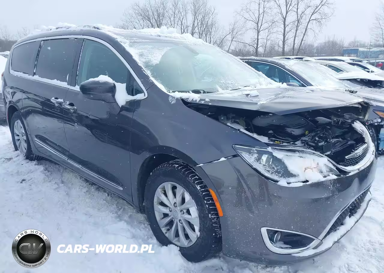 2017 Chrysler Pacifica Touring-L